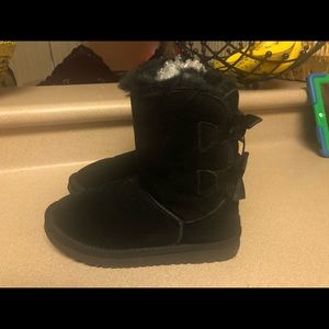 PreOwned UGG Boots Shoes Women’s 6